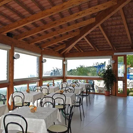 Termini-sant'agata Sleeps 2 Pool Air Con Apartment