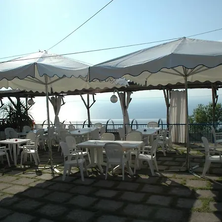 Apartment Termini-sant'agata Sleeps 2 Pool Air Con Termini