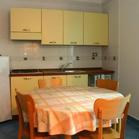 Apartment Termini-sant'agata Sleeps 2 Pool Air Con *